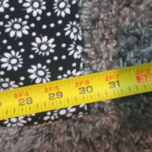 SOHO Apparel Pants Womens Size 10 Wide Leg Beach Light Weight Groovy Flowers - Picture 3 of 8